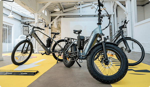 Scooters urbanos, e-bikes y carros de golf autónomos lo nuevo de NAVEE